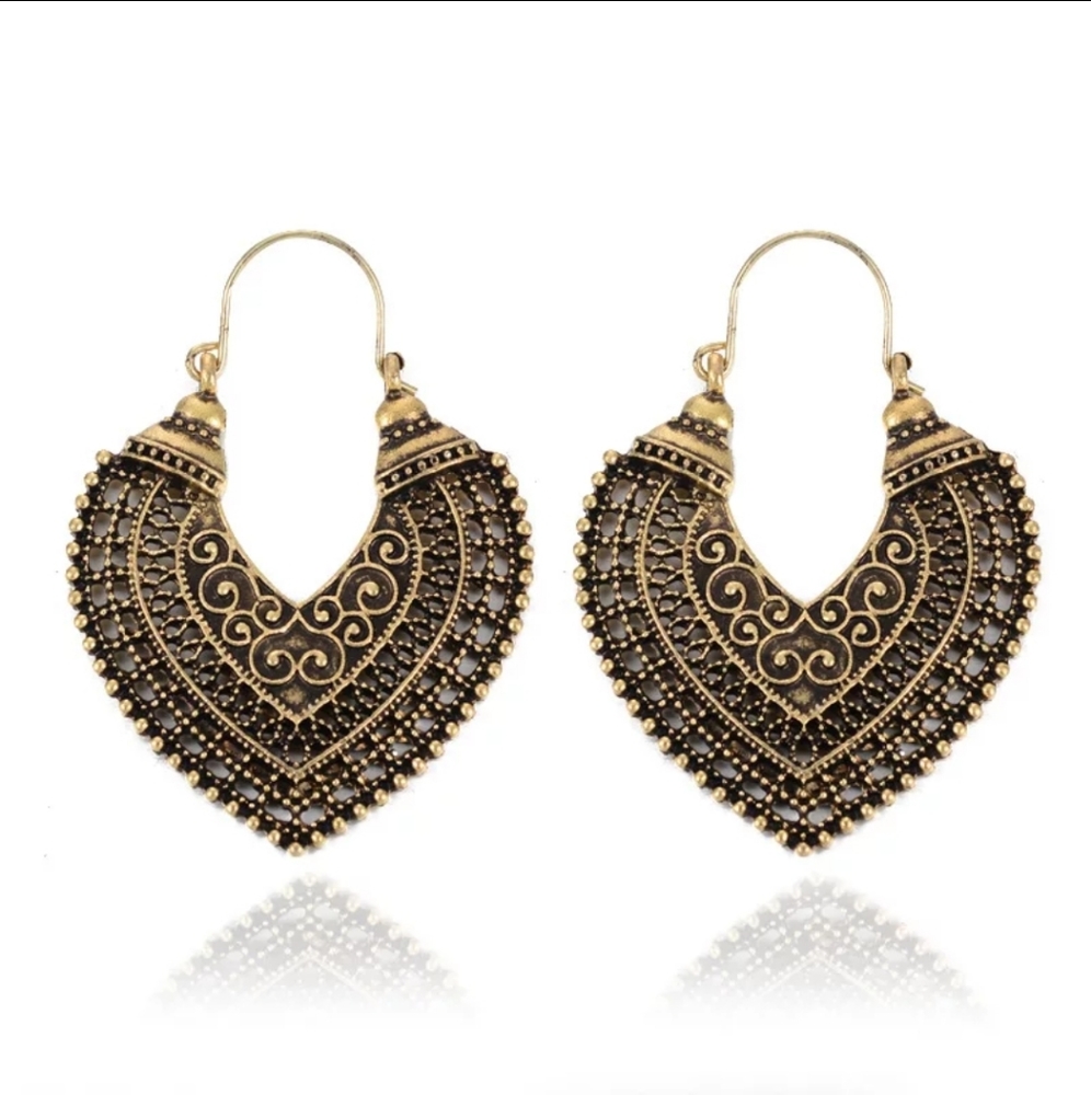 *Prescilla* Ornate Engraved Earrings - Picture 2 of 3